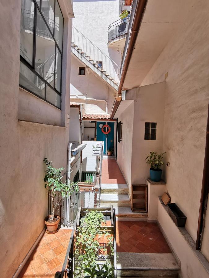 Casuzzamia Apartment Palermo Bagian luar foto